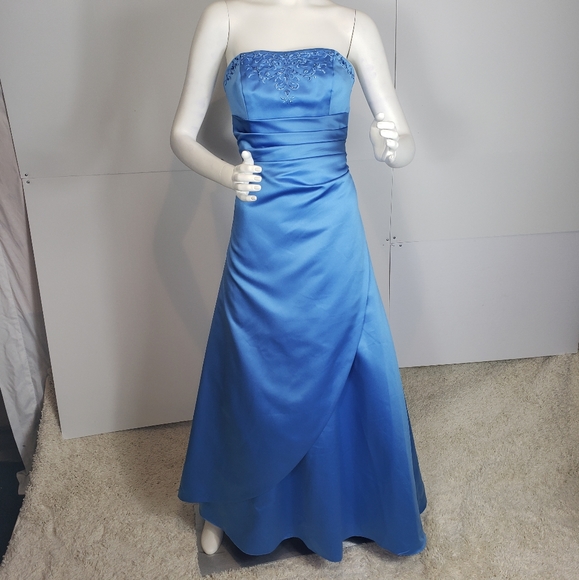 David's Bridal Dresses & Skirts - David's Bridal Strapless blue gown dress